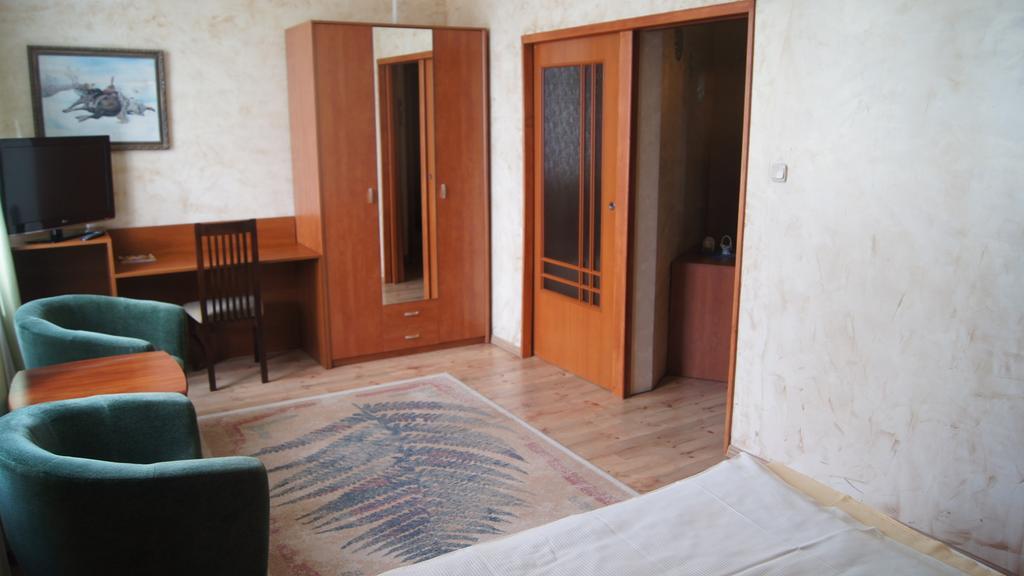 Alabastro Bed and Breakfast Tomaszów Mazowiecki Værelse billede